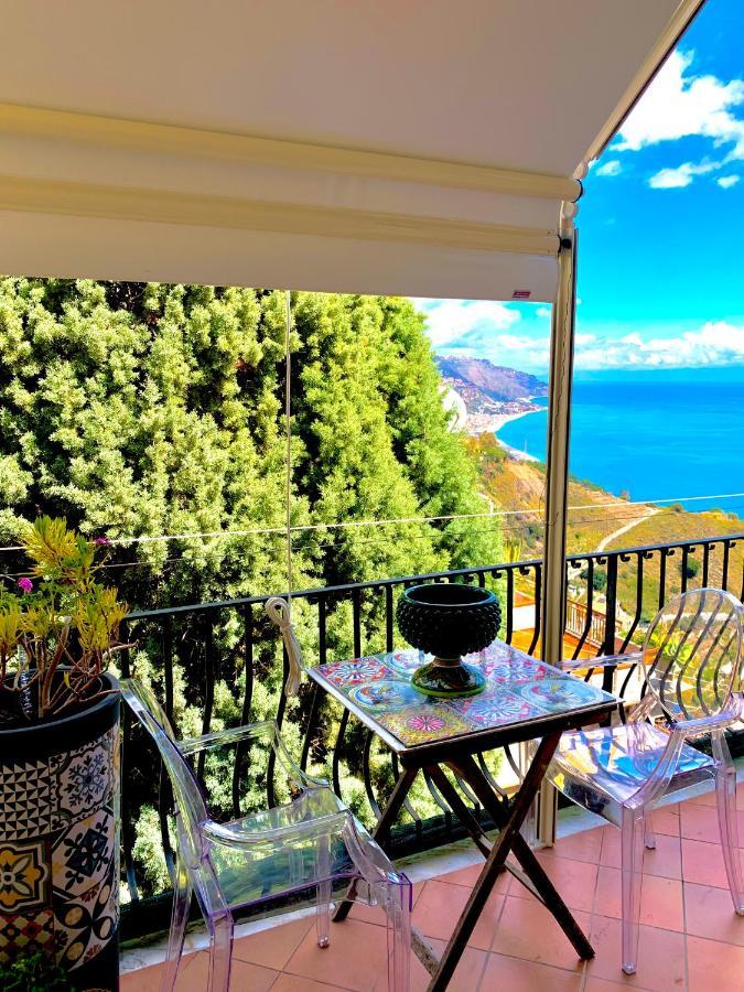 تاورمينا Sun Sky Sea Suite المظهر الخارجي الصورة